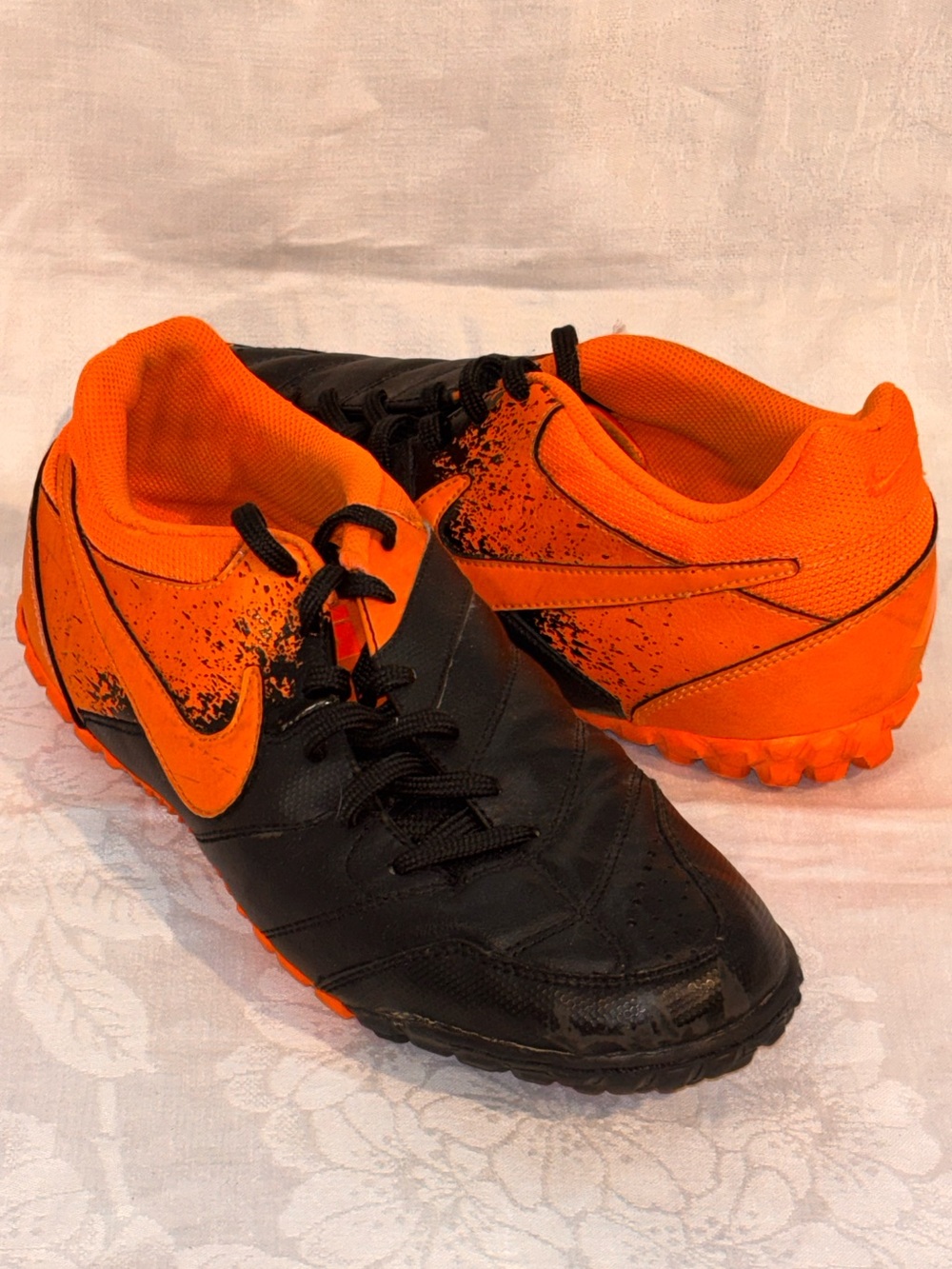 Nike 5 Bomba Turf Soccer Shoes Black Orange 415130-080 Men’s 8.5 2011